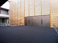 アイーナホール入口のかべ