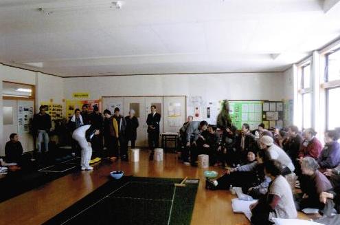 団体を翻成したきっかけは?の画像