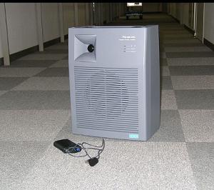 ワイヤレスマイクとスピーカーの画像